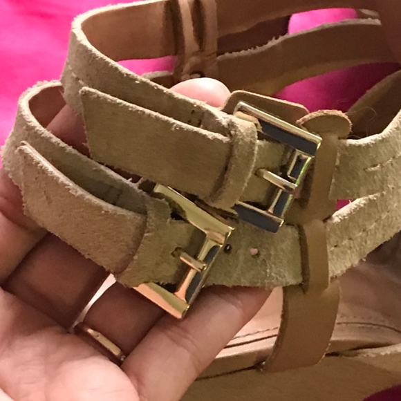 Tan sandals - Picture 4 of 7
